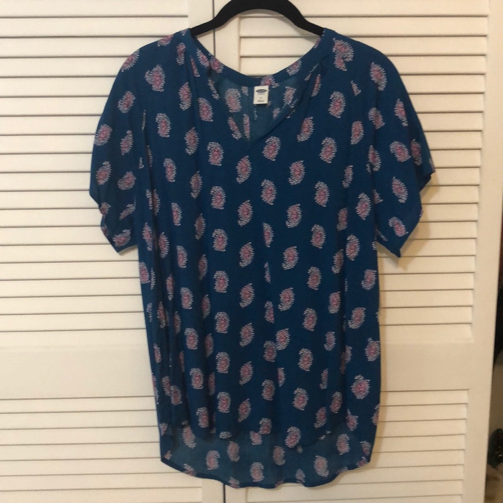 Old Navy paisley blue top